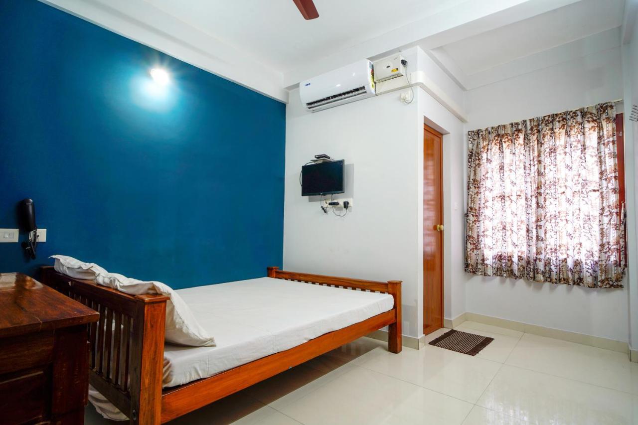 Hotel Reach Residency Kochi Exterior foto