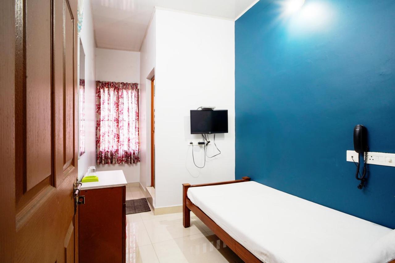 Hotel Reach Residency Kochi Exterior foto
