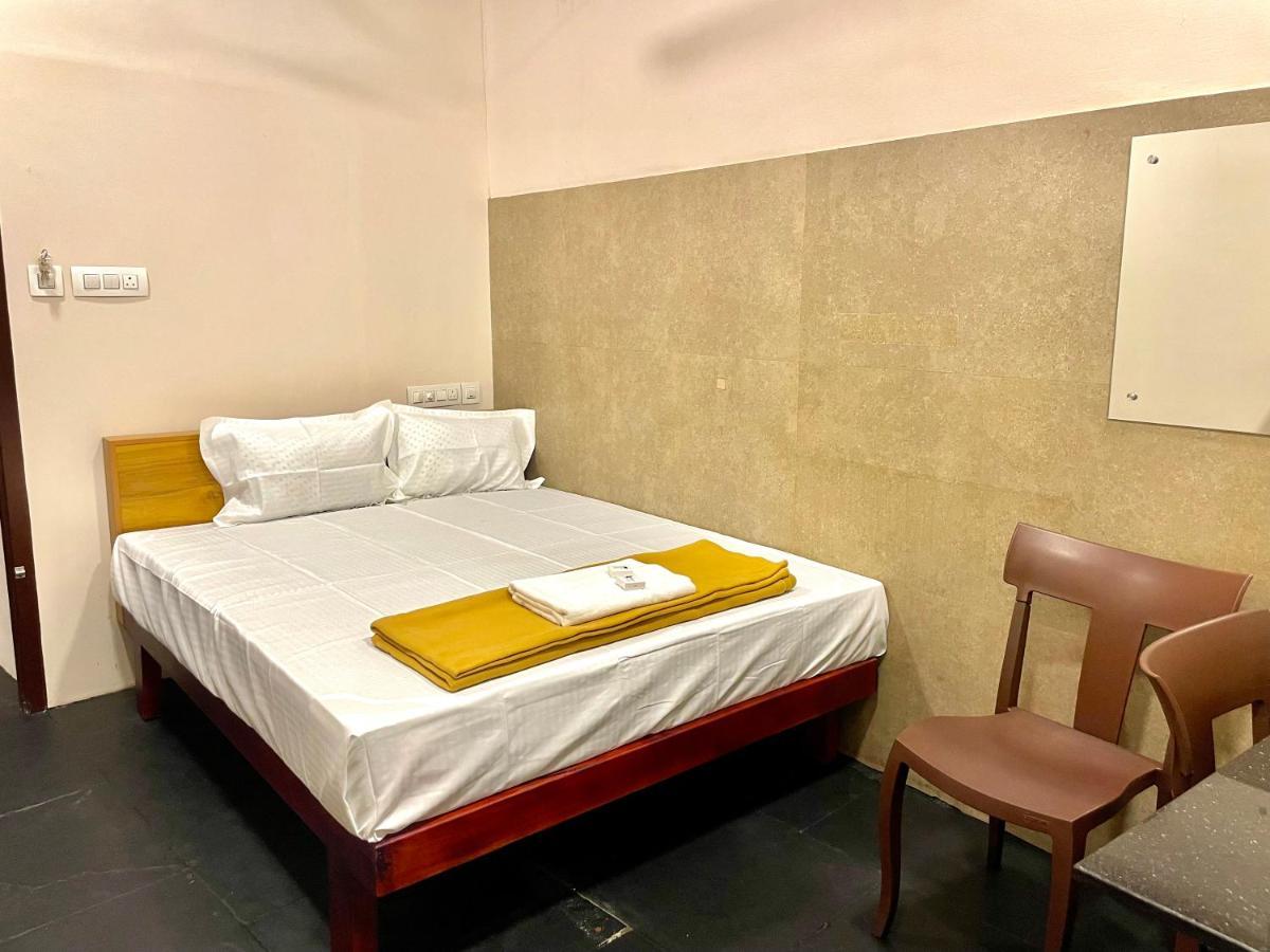 Hotel Reach Residency Kochi Exterior foto