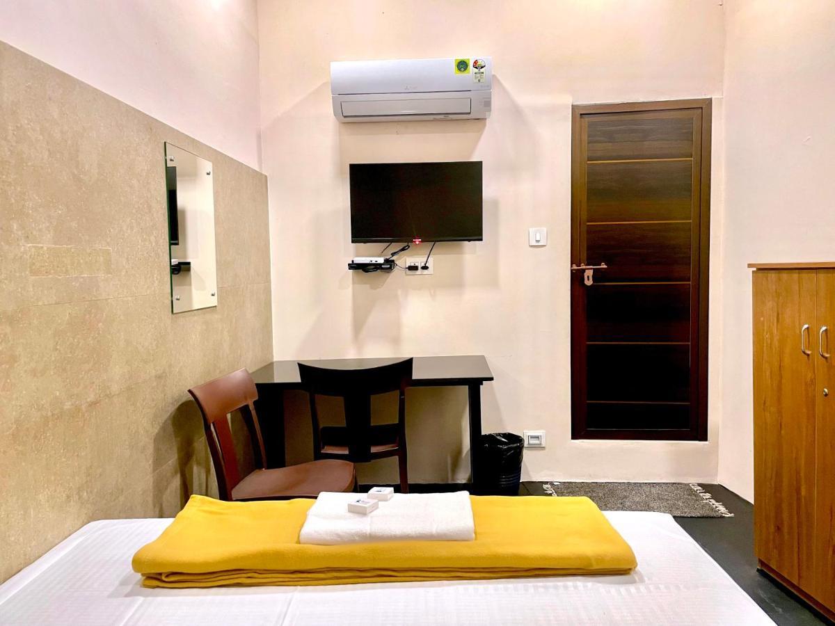 Hotel Reach Residency Kochi Exterior foto