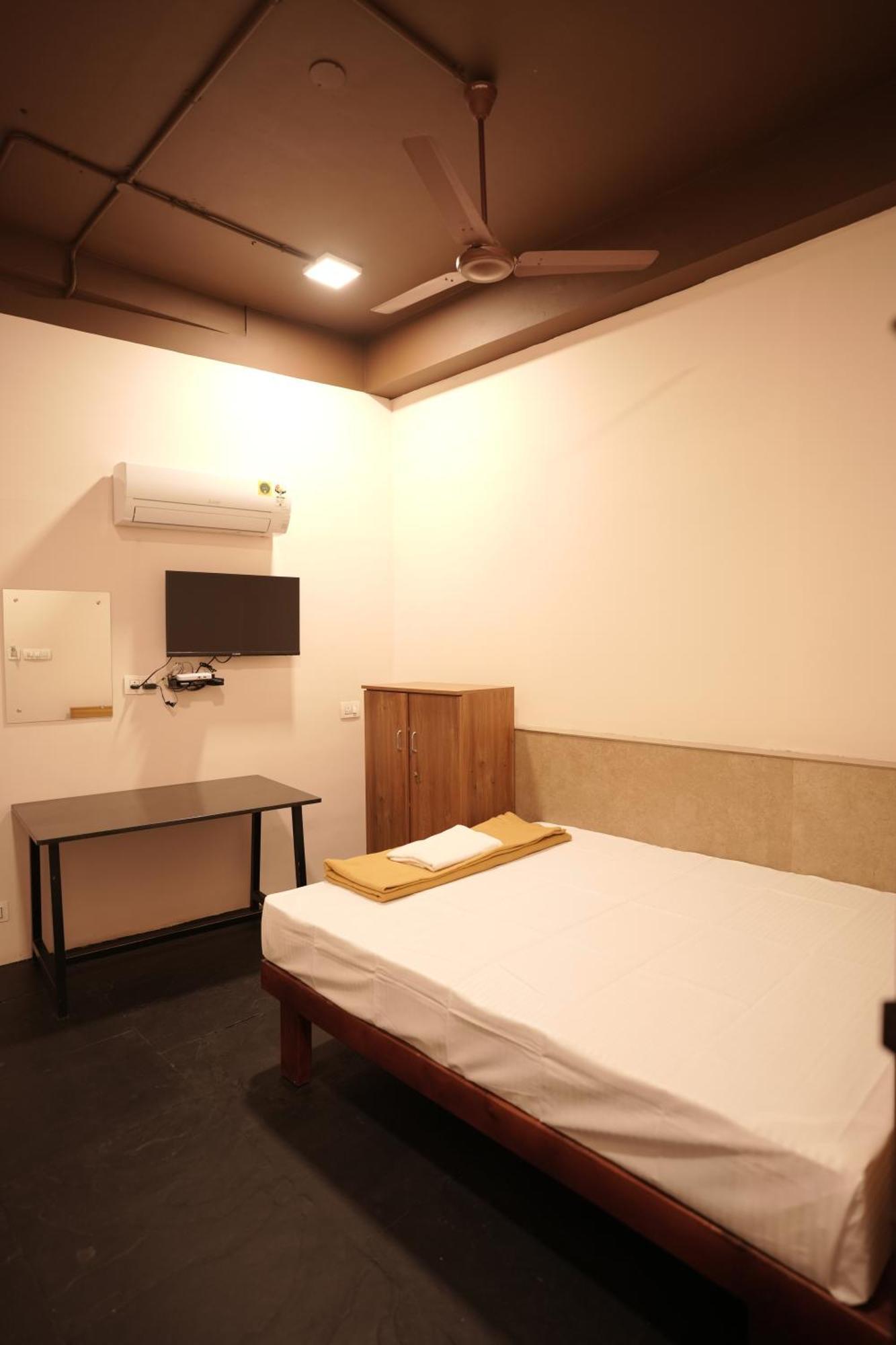 Hotel Reach Residency Kochi Exterior foto