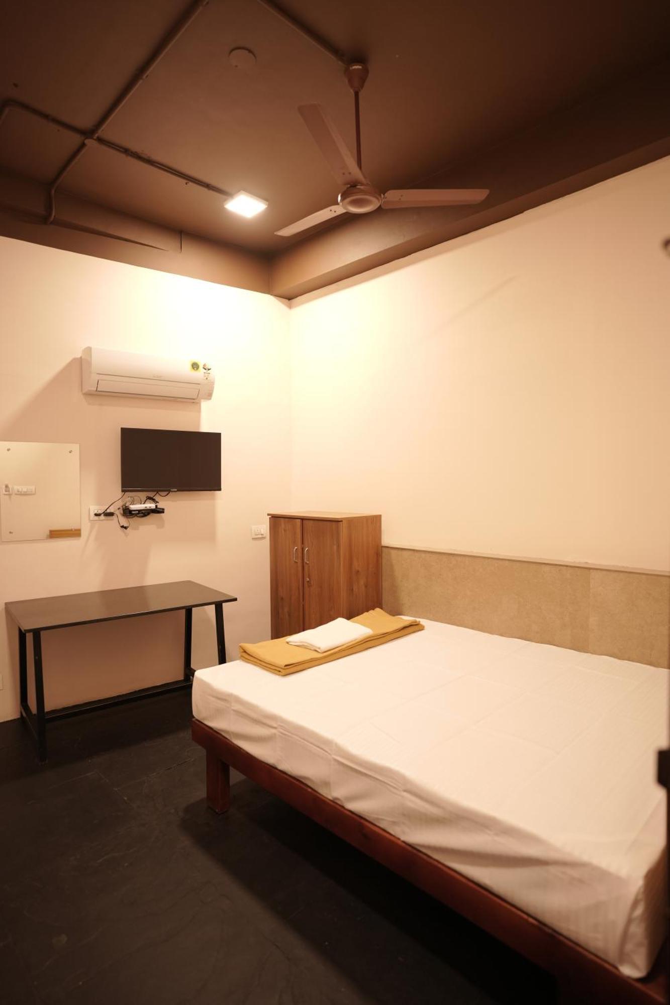 Hotel Reach Residency Kochi Exterior foto